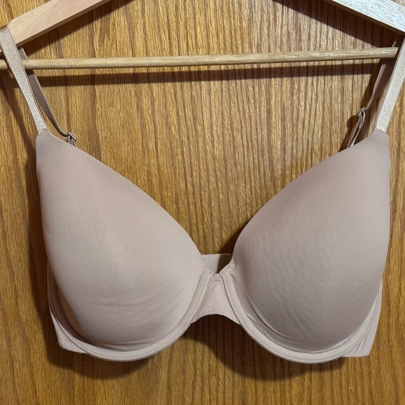 Victoria's Secret Other - Victoria’s Secret tshirt lightly lined full coverage‎ bra sz 32 DDD